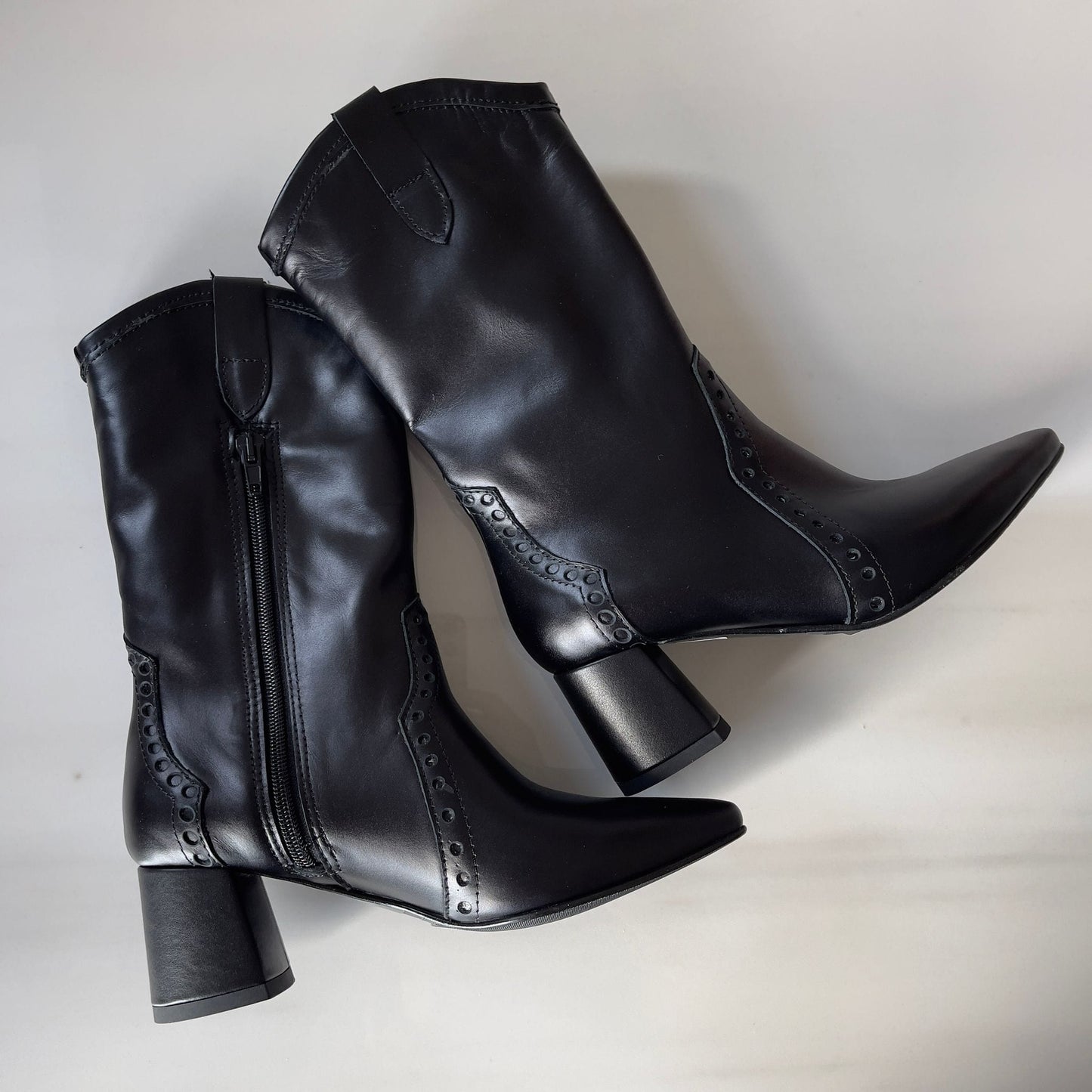 Black leather pointed toe ladies western boots