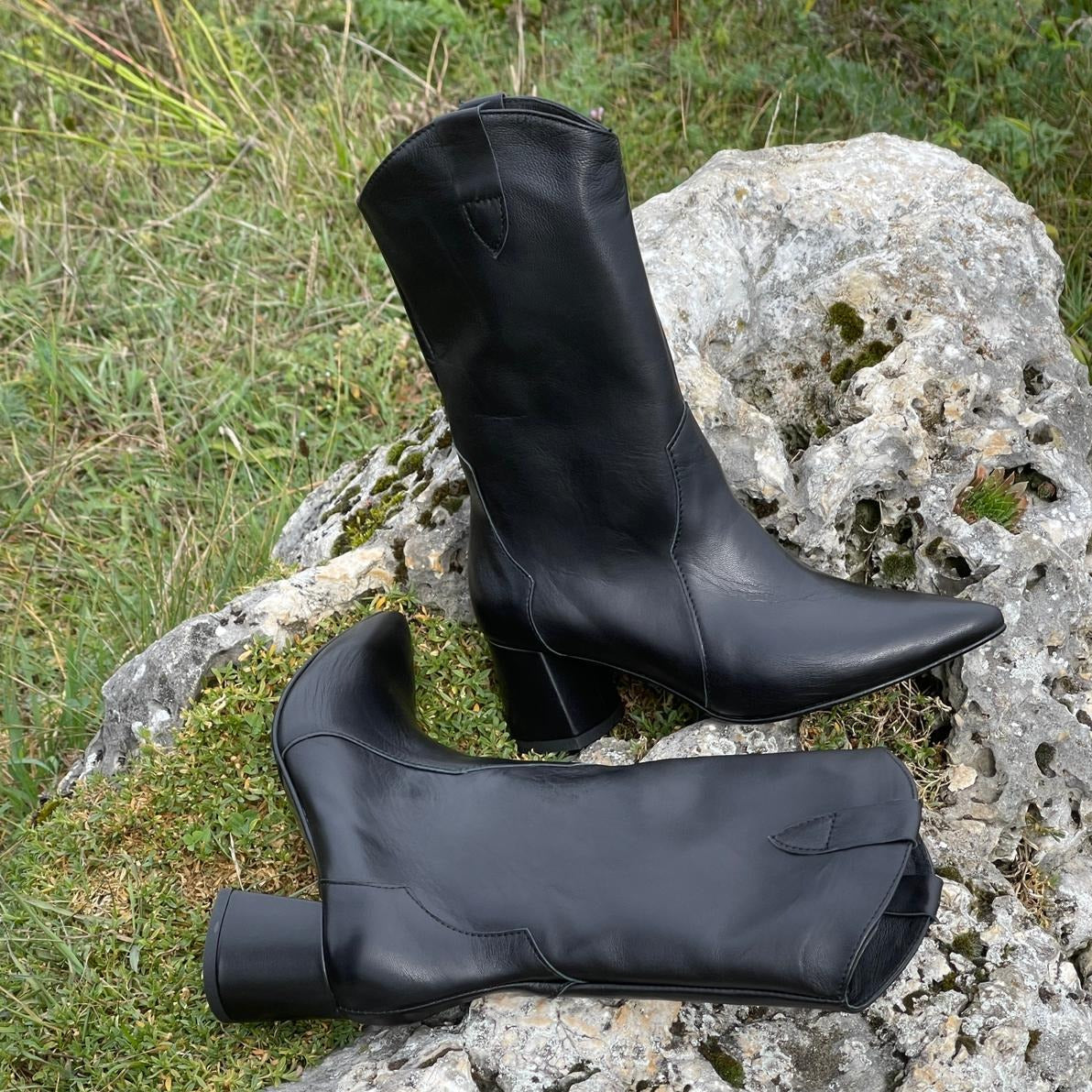 Black leather ladies western boots