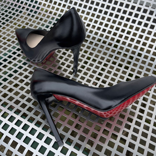 Red sole stiletto heels in small size