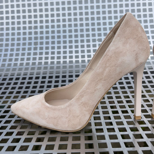 Nude suede leather pointed toe court heels in small size