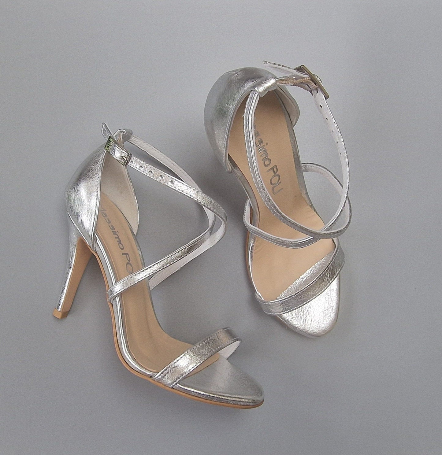 Small size wedding heels in silver leather