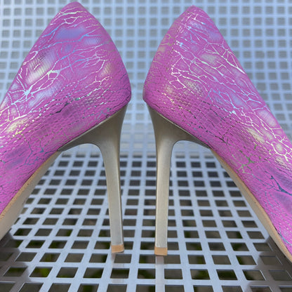 Gold heel courts in pink vegan leather
