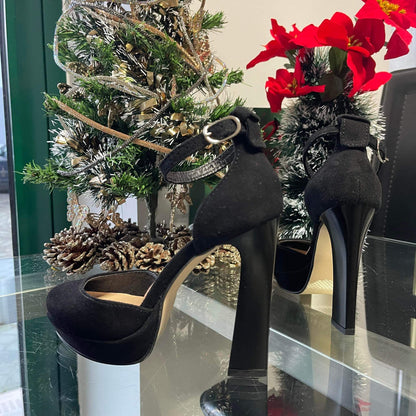 Small size platform heels in black suede