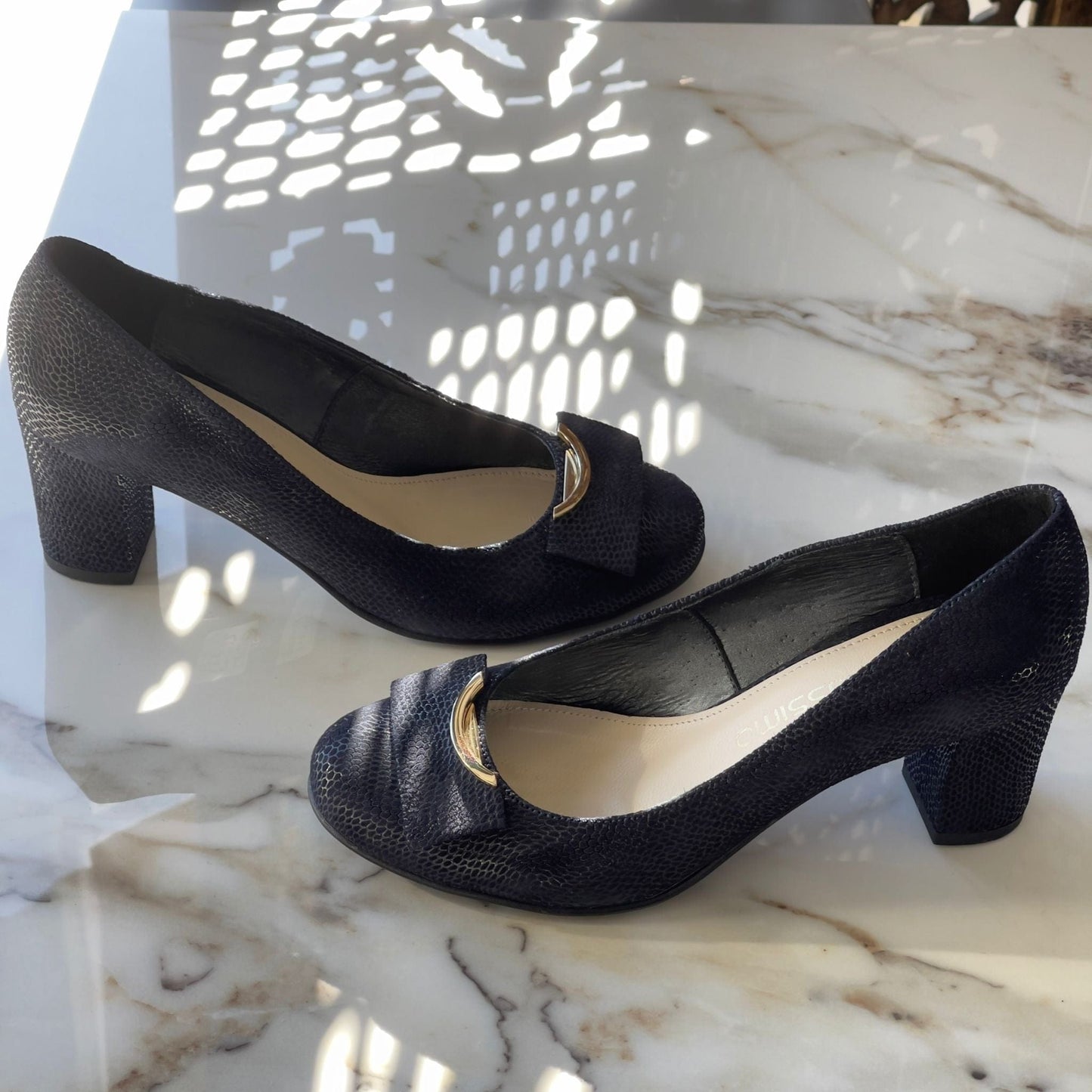 Petite court heels in navy leather