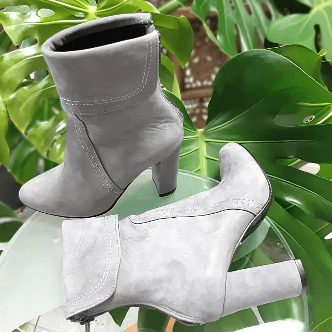 Calf boots in grey leather with a block heel