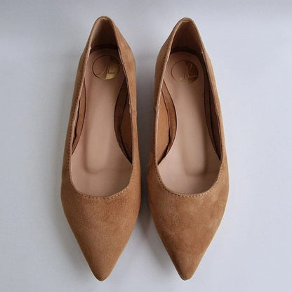 Pointed toe ballerina shoes in tan suede leather
