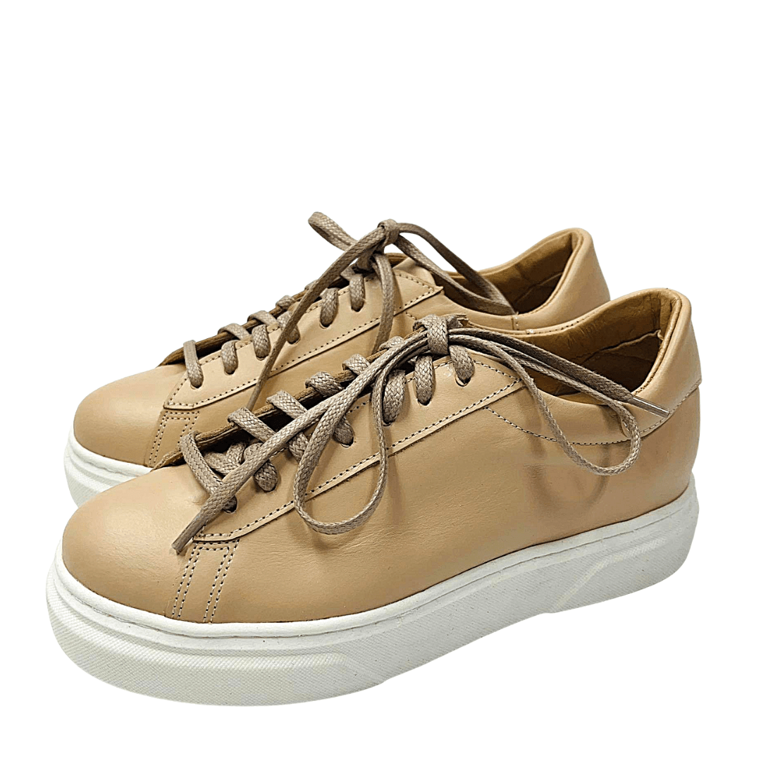 Platform sneaker shoes in beige leather