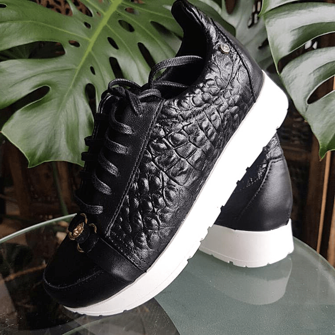 Black and white ladies sneakers in small size