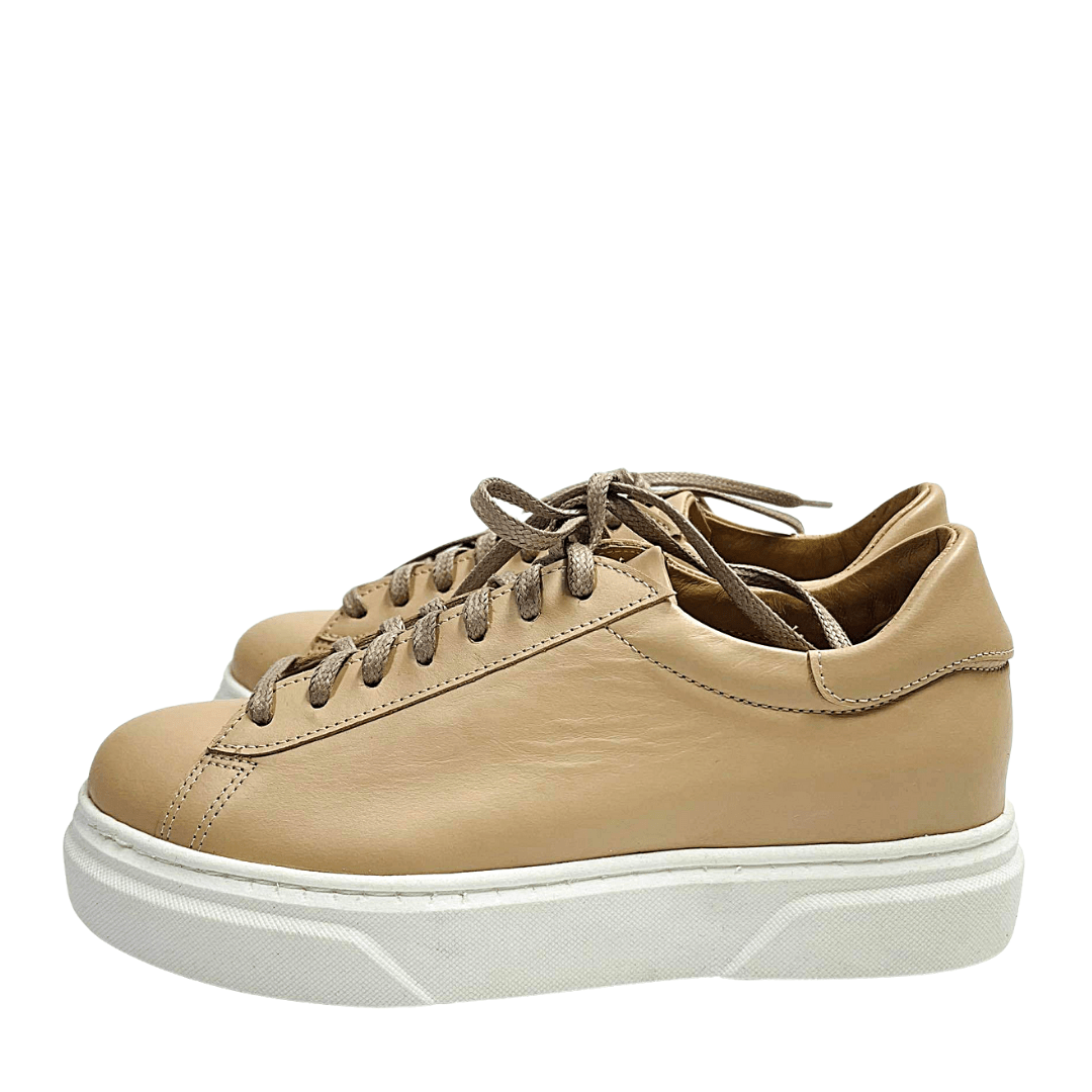 Chunky sole ladies sneakers in beige leather