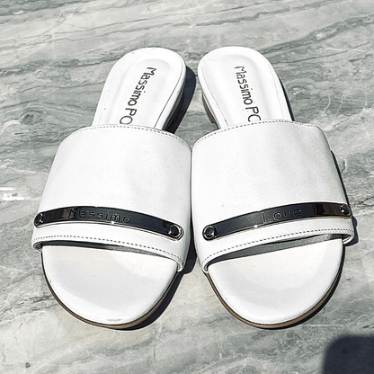 Petite size flat leather sandals in white