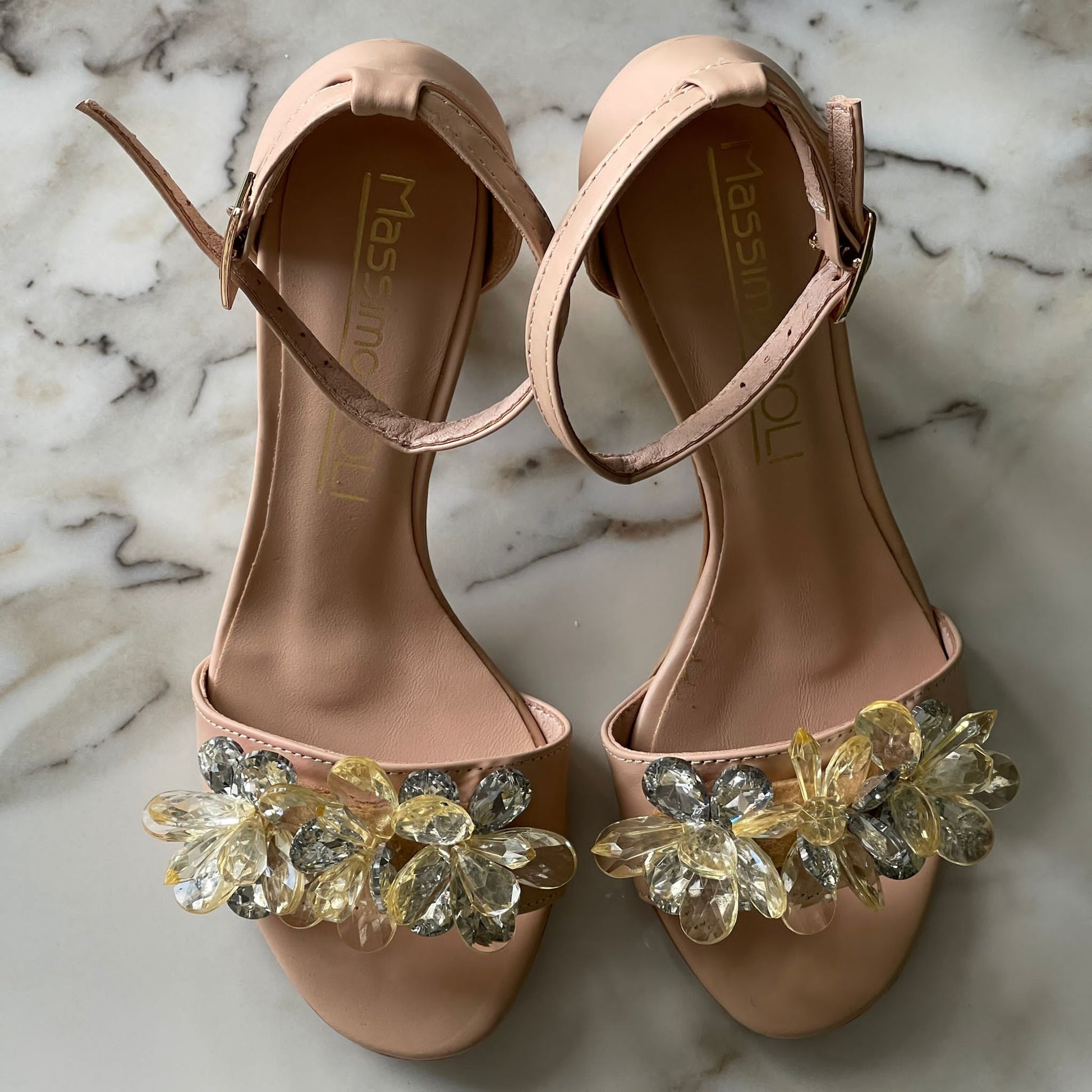 Crystal brooch petite sandals in nude leather
