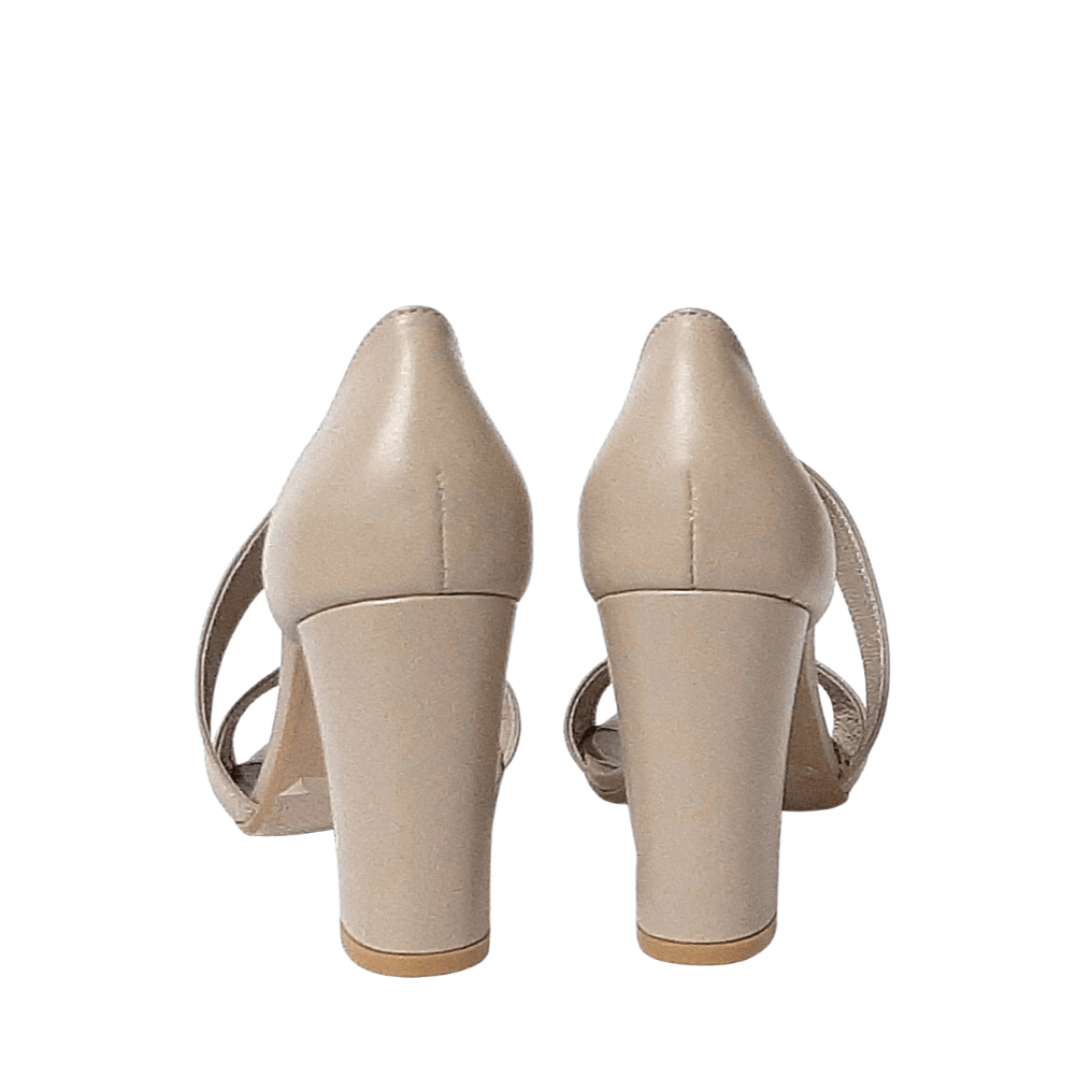Block heel sandals in beige or nude leather