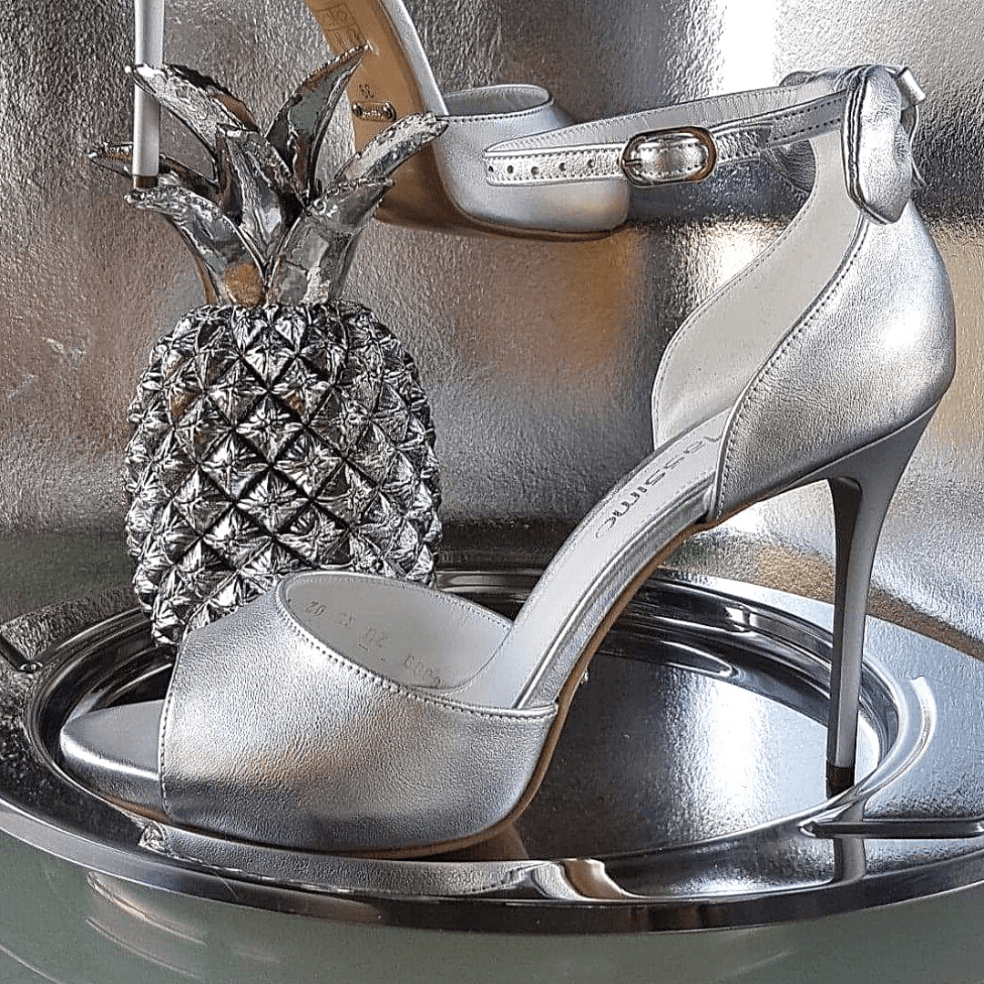 Leather platform sandals in silver
