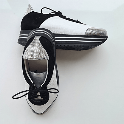 Chunky sole ladies sneakers in white and black leather