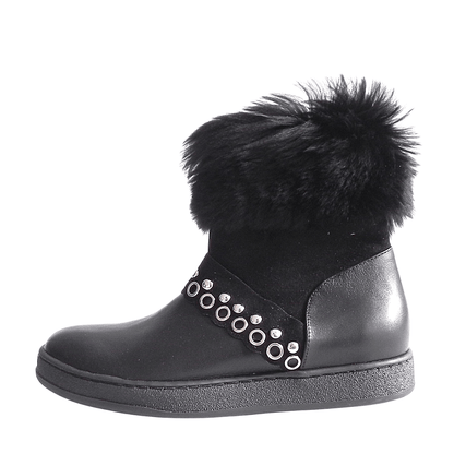 Ladies snow boots in black leather