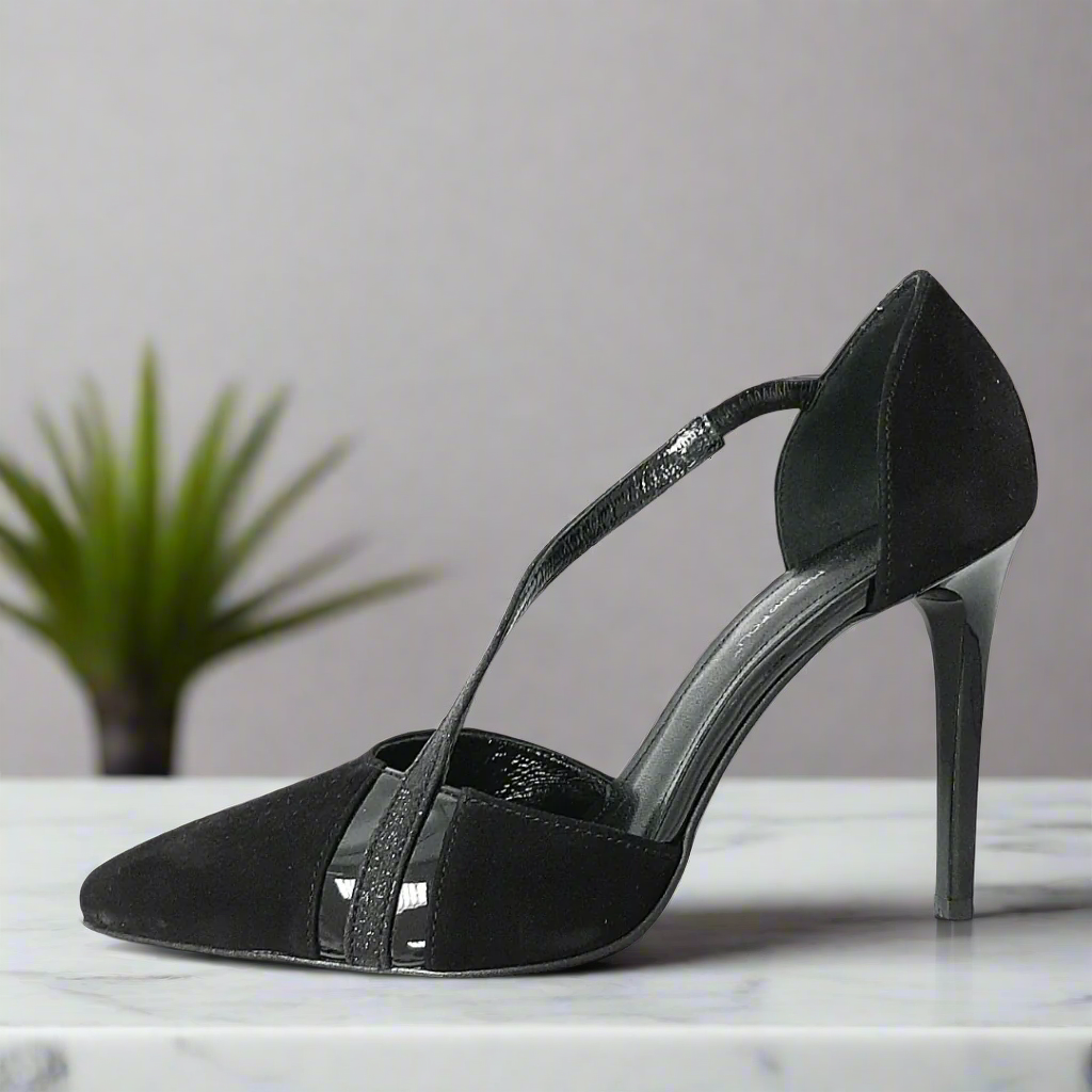 Suede t 2025 strap heels