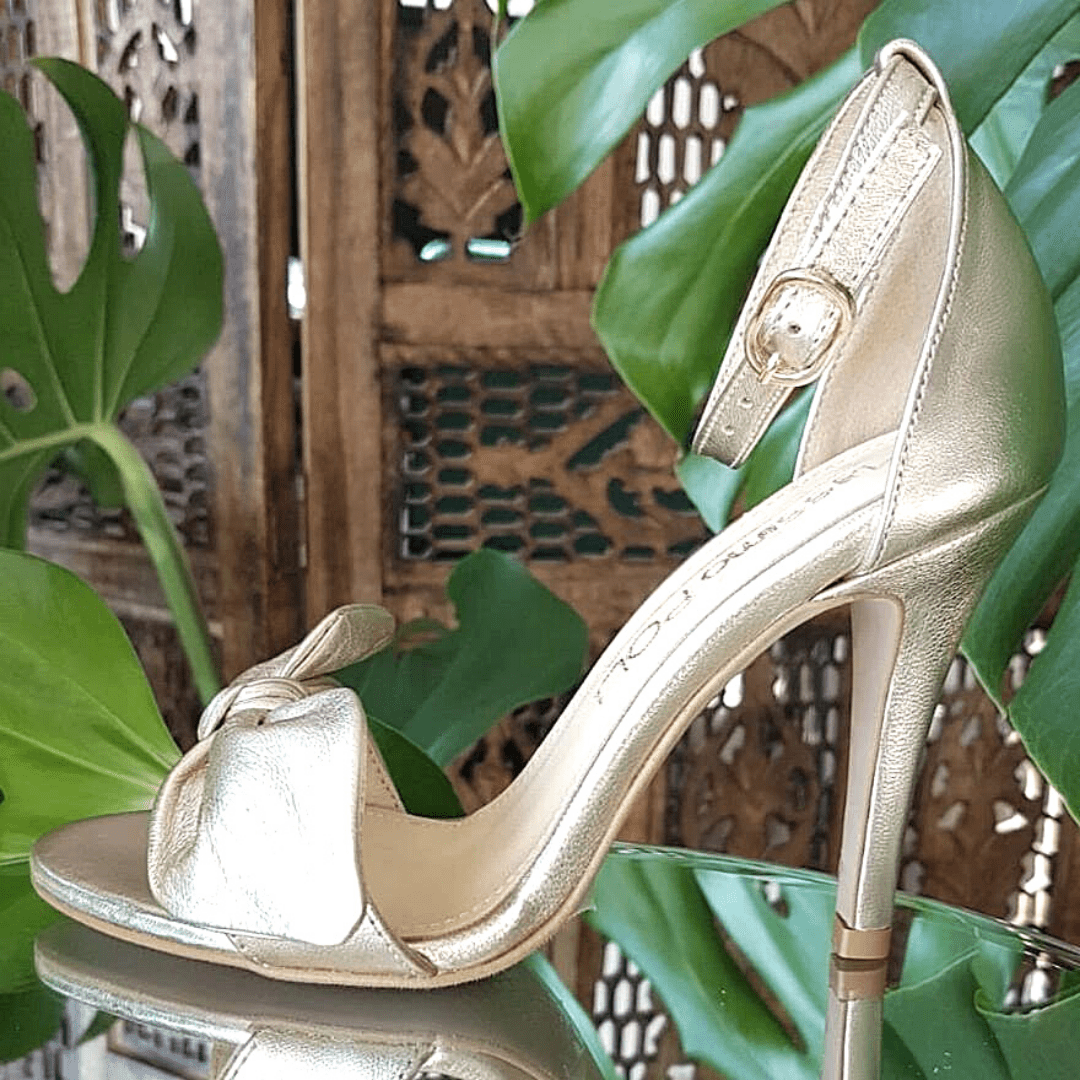 Nude 2025 gold shoes