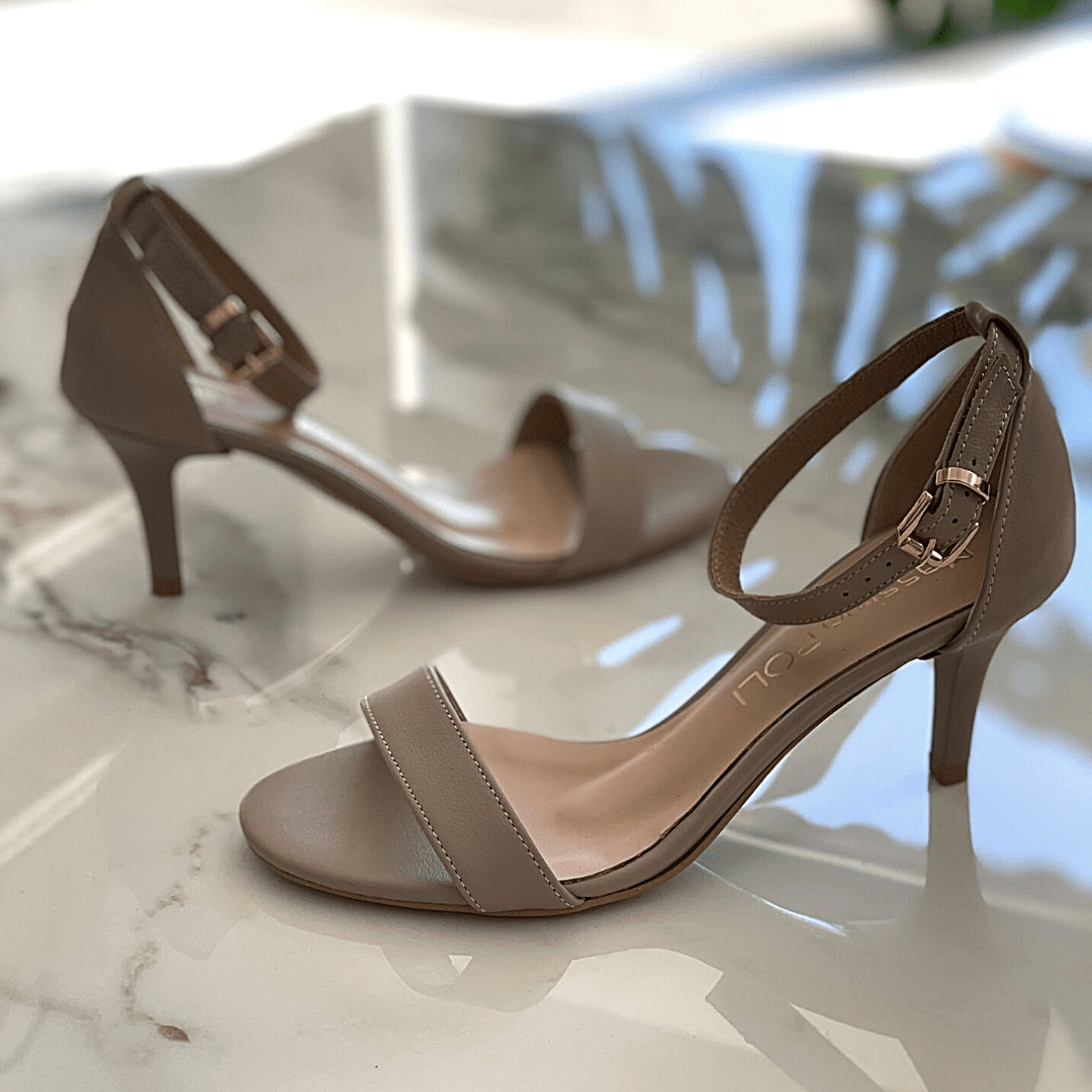 Small size ladies sandals in beige leather