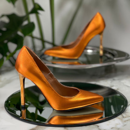 Gold leather petite court heels