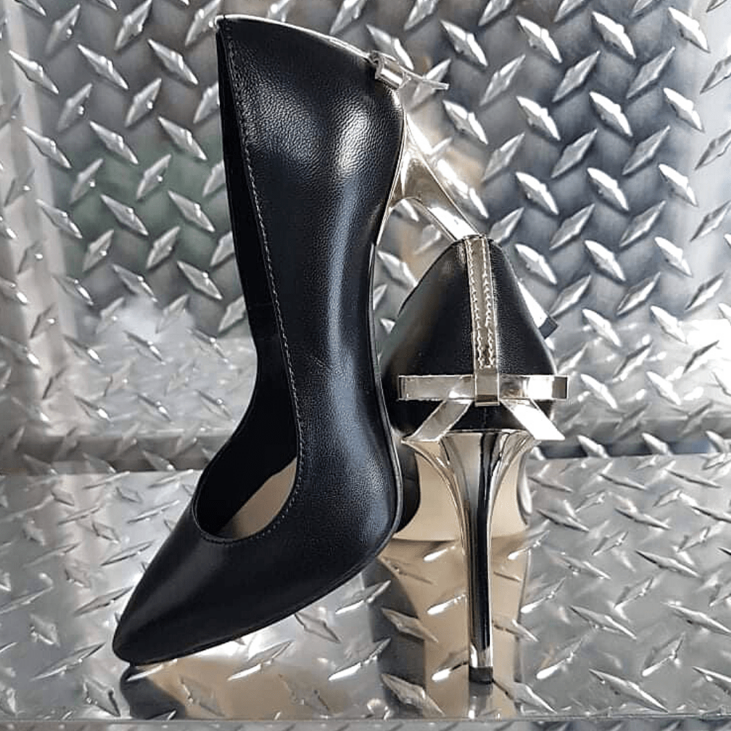 Petite court heels in black with a gold heel