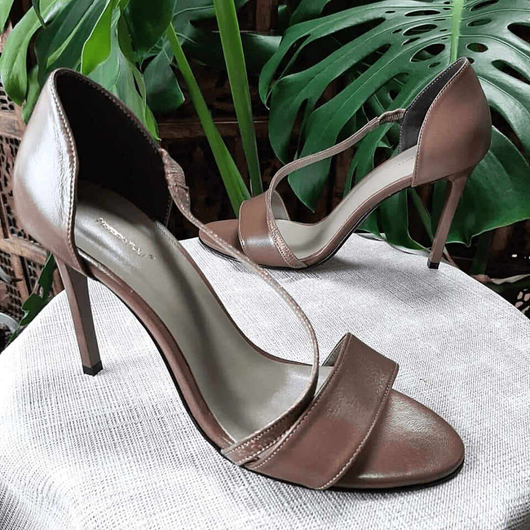 Petite strappy sandals in brown leather