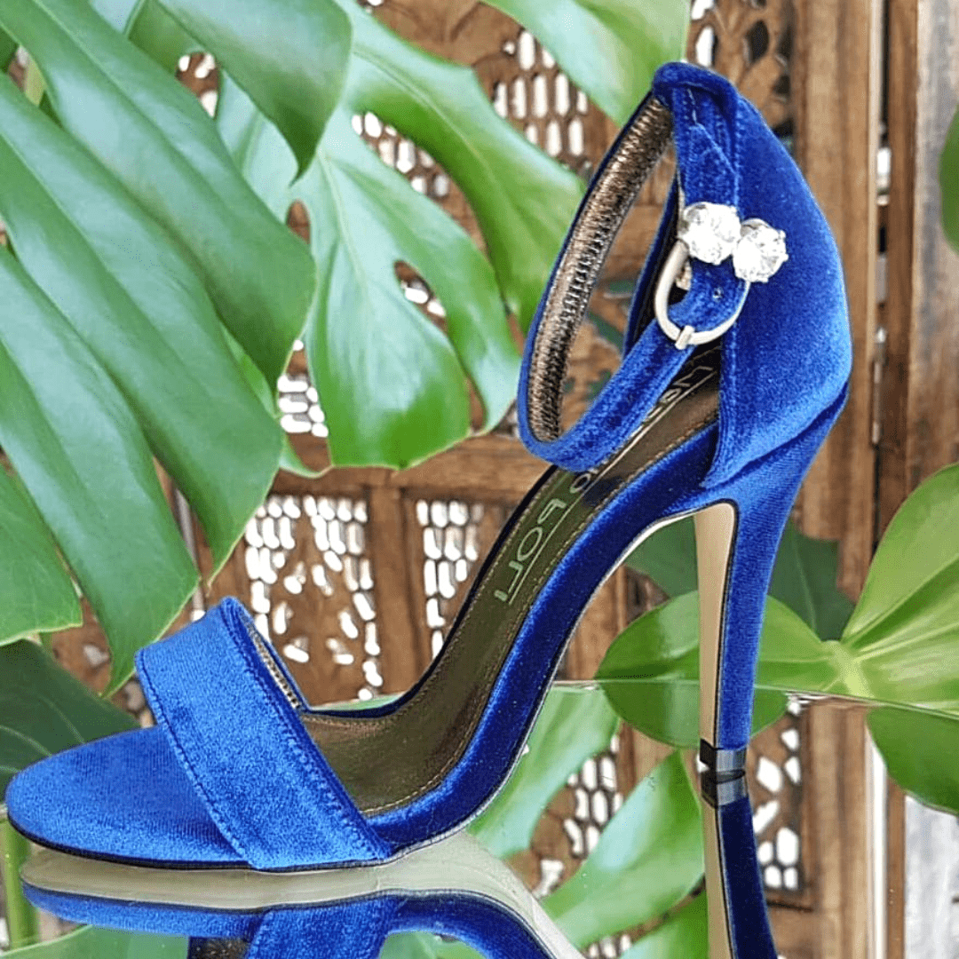 Blue elvet sandals with a crystal buckle