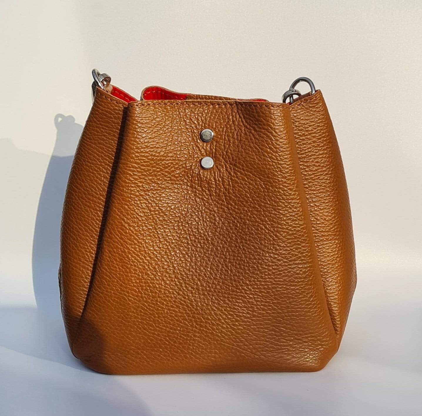 Small bucket bag in tan leather
