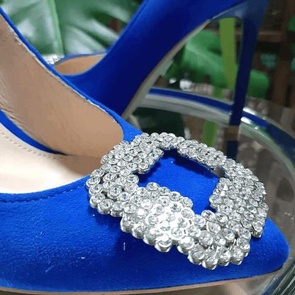High heel court shoes with zirconia brooch in blue suede